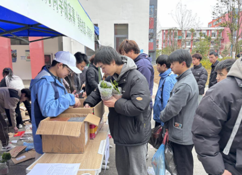 土木工程系學(xué)雷鋒活動月主題教育實踐活動簡報