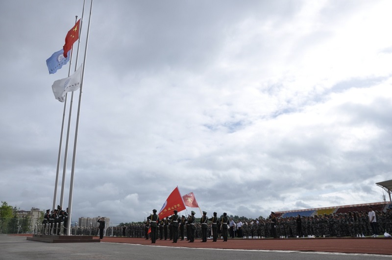 畢節(jié)工業(yè)職業(yè)技術(shù)學(xué)院新生軍訓(xùn)開訓(xùn)儀式