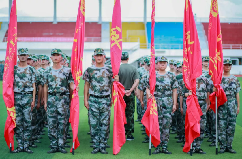 當(dāng)迷彩邂逅青春，記錄工職院軍訓(xùn)生活