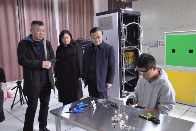 服務(wù)教學(xué)一線 解決實(shí)際困難——學(xué)院領(lǐng)導(dǎo)到院屬各教學(xué)系部開(kāi)展調(diào)研