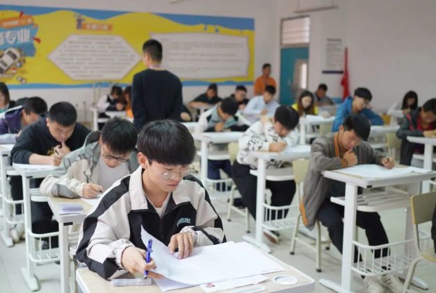 畢節(jié)工業(yè)職業(yè)技術(shù)學(xué)院直播銷售員、計(jì)算機(jī)維修工職業(yè)技能等級(jí)認(rèn)定考核工作圓滿完成