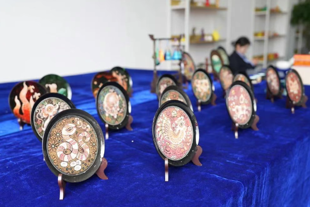 競賽進行時｜我院開展黔西北民族民間工藝技藝體驗活動，技能大賽與文化傳承同行