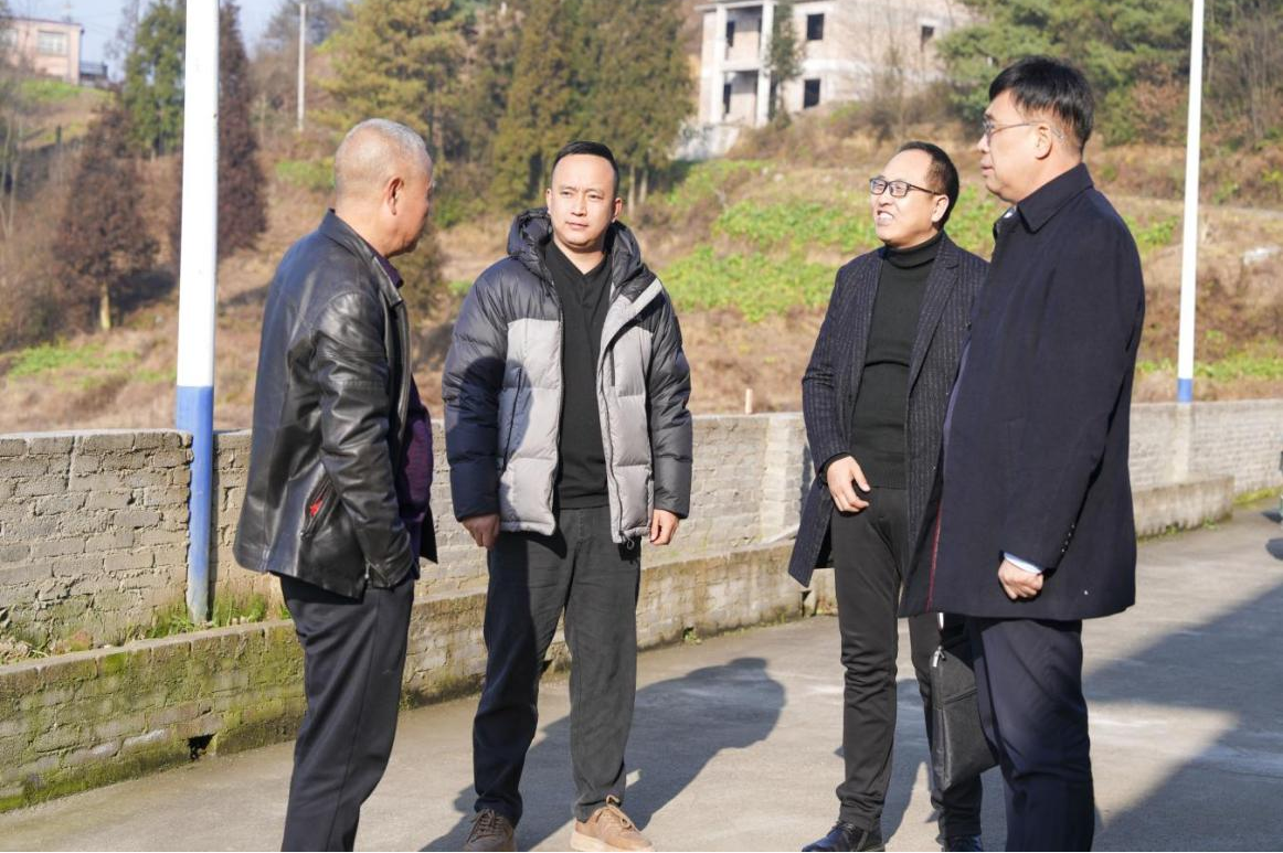 周杰同志深入鄉(xiāng)村振興聯(lián)系點(diǎn)開(kāi)展走訪調(diào)研