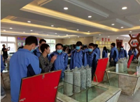 加強(qiáng)校企合作，深化產(chǎn)教融合  ——我院組織師生赴金海湖新區(qū)企業(yè)參觀學(xué)習(xí)